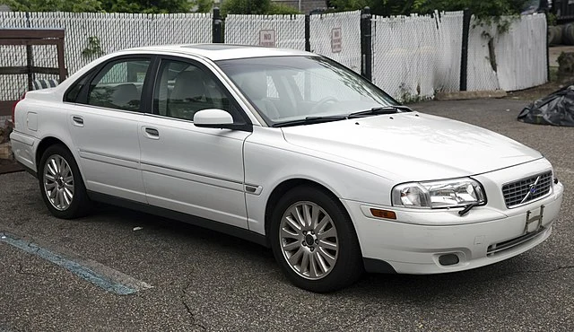 White Volvo S80