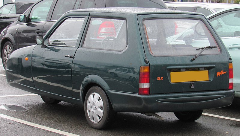 dark green reliant robin car