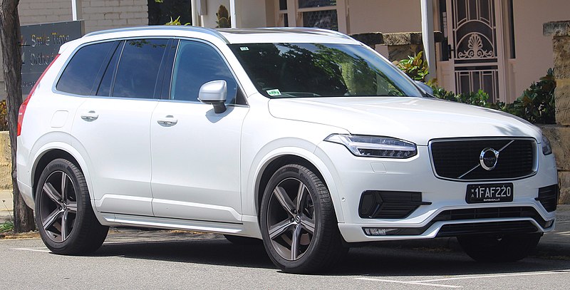 White Volvo XC90