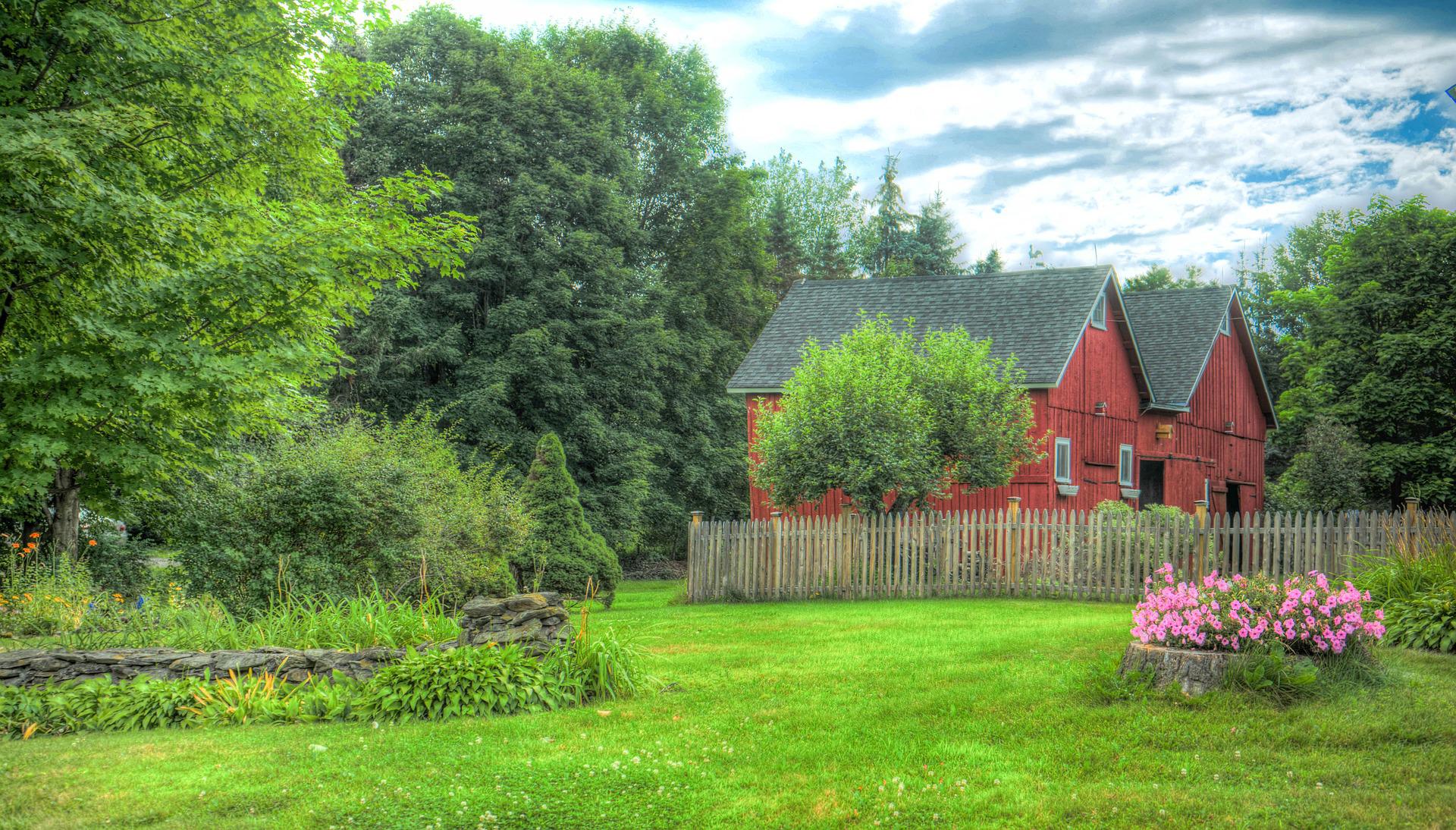 red barn in Vermont