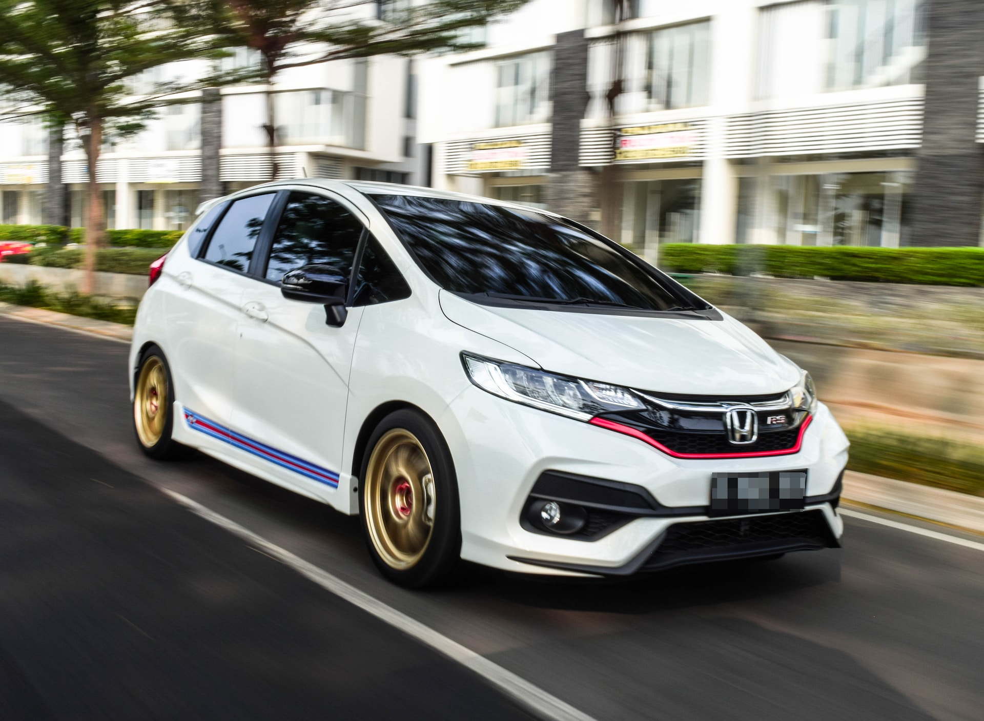 white honda fit