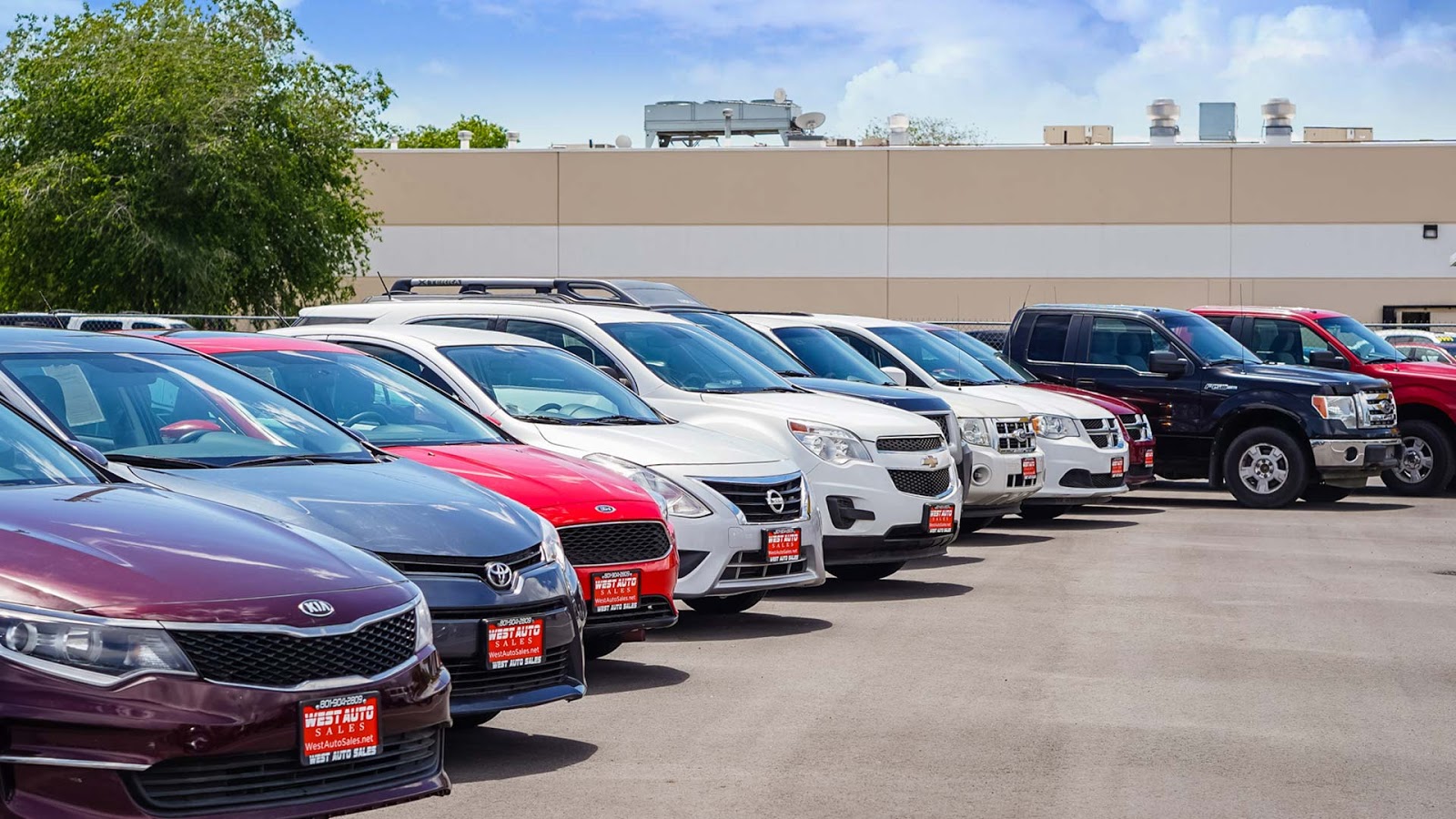 Photo of used car dealership lot